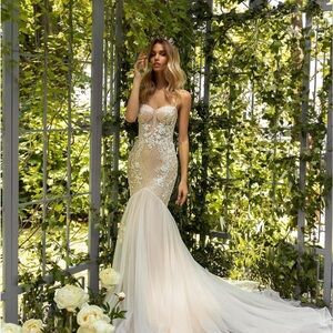 Exquisite Vivian Wedding gown by Ria Tener